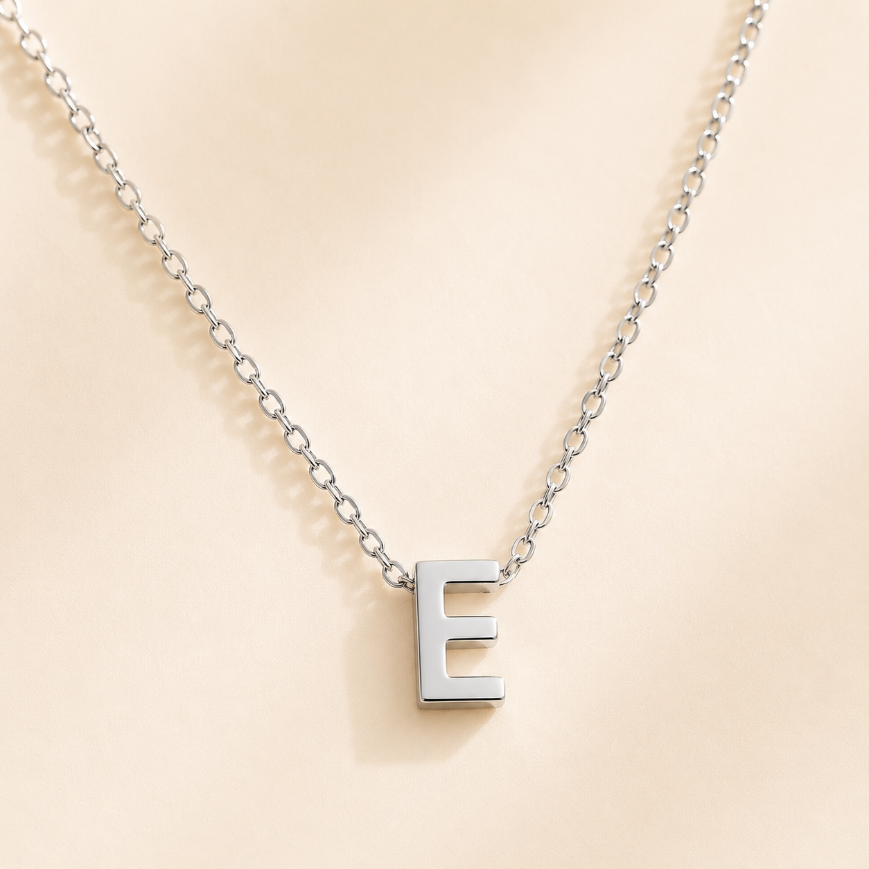 Collier Symbole – Initiale E | Acier Inoxydable Argent