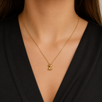 Collier Initiale en Acier Inoxydable – Essence